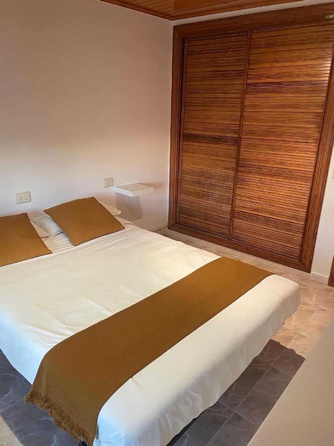 Apartamento Vacacional En オ・グローベ エクステリア 写真